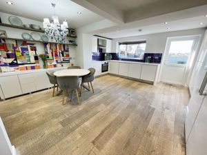 Dining Kitchen- click for photo gallery